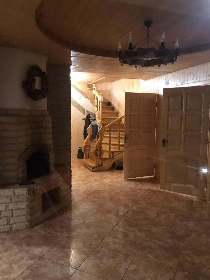 Villa Ялинка Myhove Esterno foto
