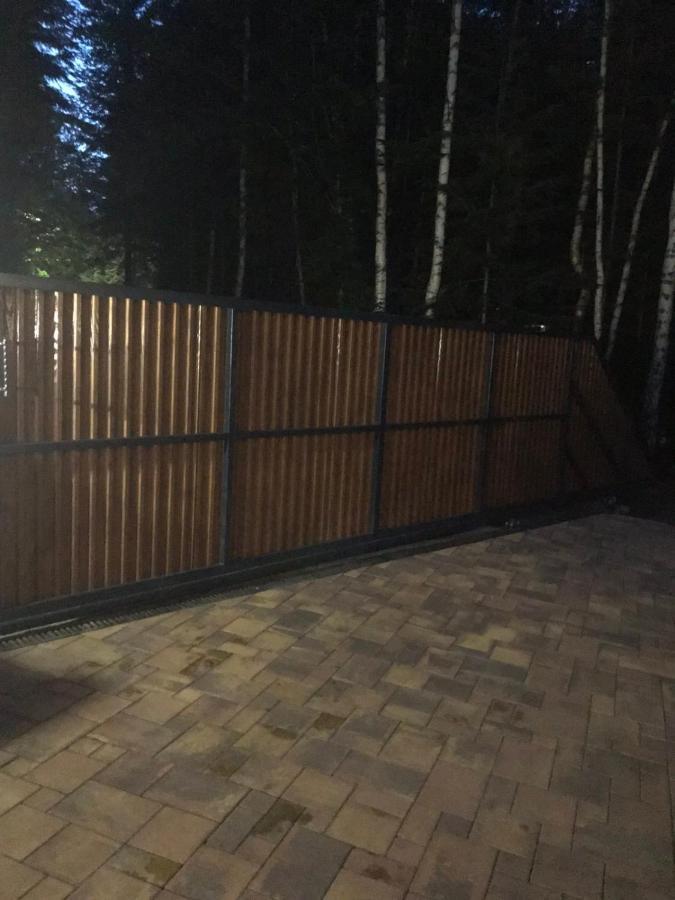 Villa Ялинка Myhove Esterno foto
