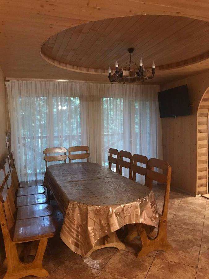 Villa Ялинка Myhove Esterno foto